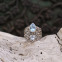 Bague en argent et topaze bleue