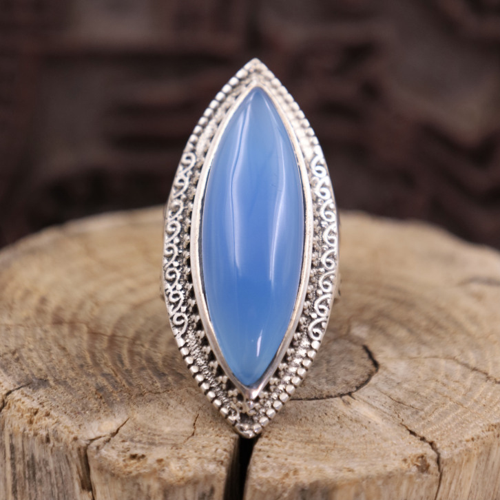Bague en argent et calcédoine