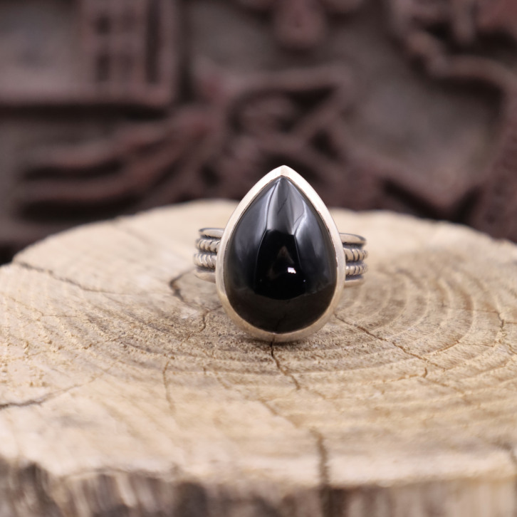 Bague en argent et onyx