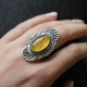 Bague en argent et ambre