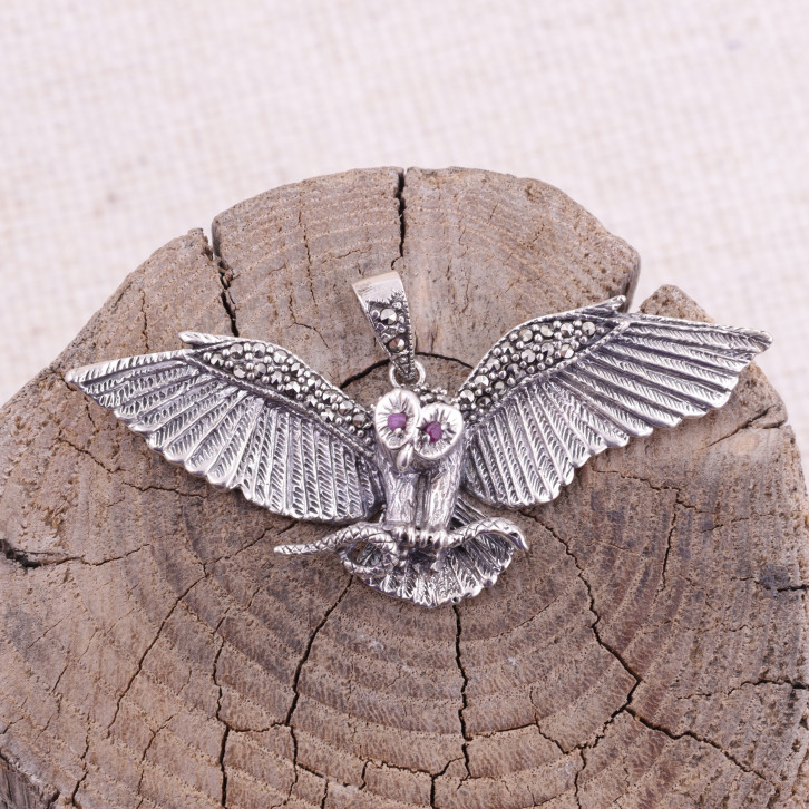 Pendentif en argent "chouette" rubis et marcassites