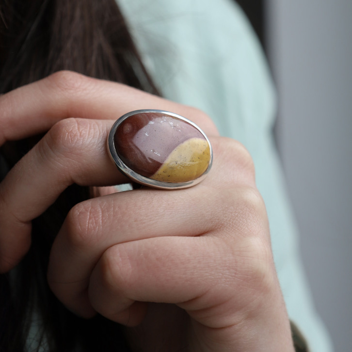 Bague en argent et pierre jaspe mokaïte