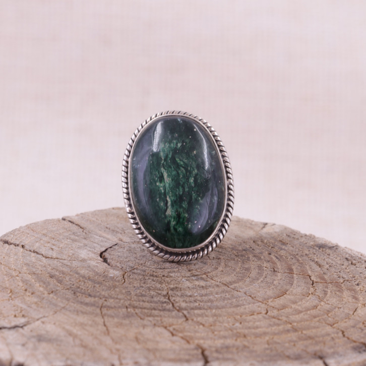 Bague en argent et pierre aventurine
