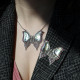 Broche en argent avec marcassites, abalone et rubis - papillon