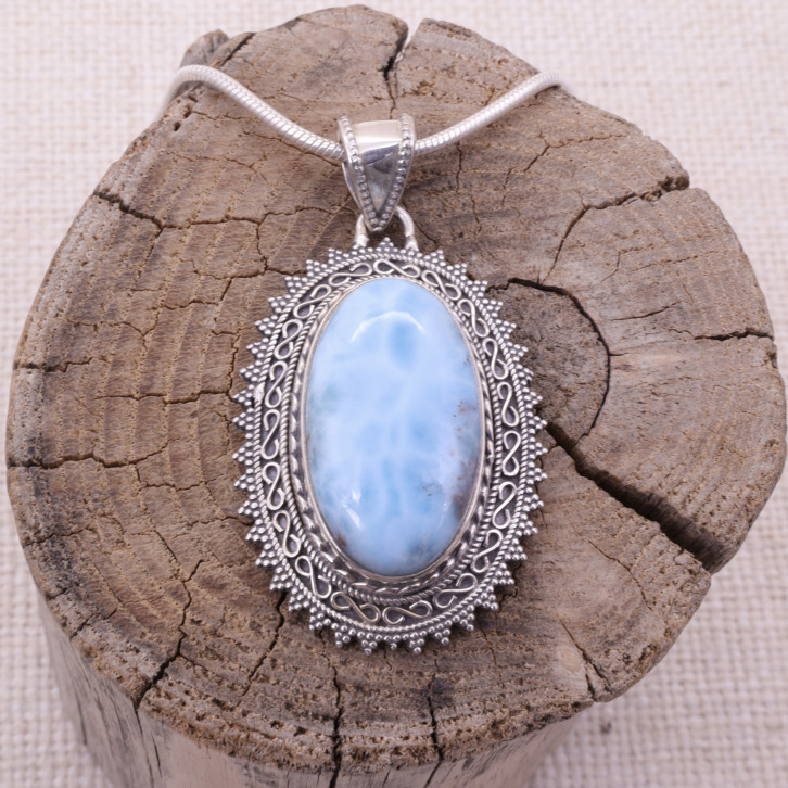 Pendentif en argent et pierre larimar