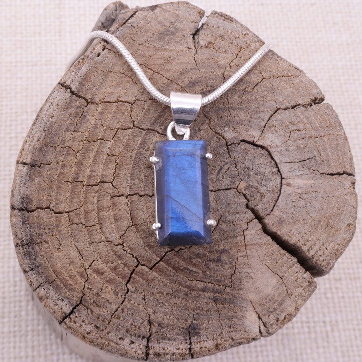 Pendentif en argent et labradorite