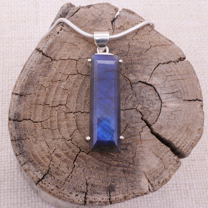 Pendentif en argent et labradorite