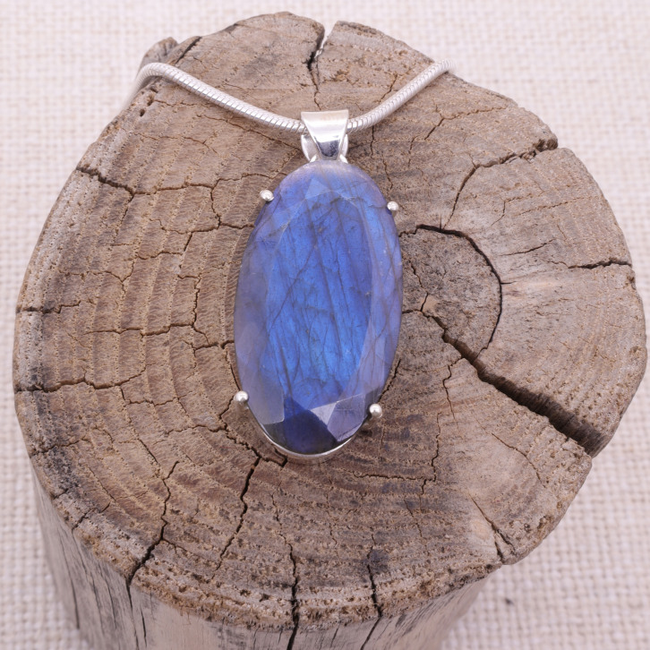 Pendentif en argent et labradorite