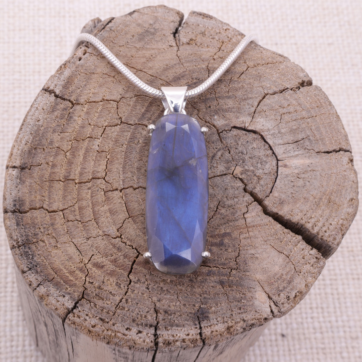 Pendentif en argent et labradorite