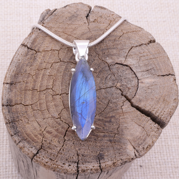 Pendentif en argent et labradorite
