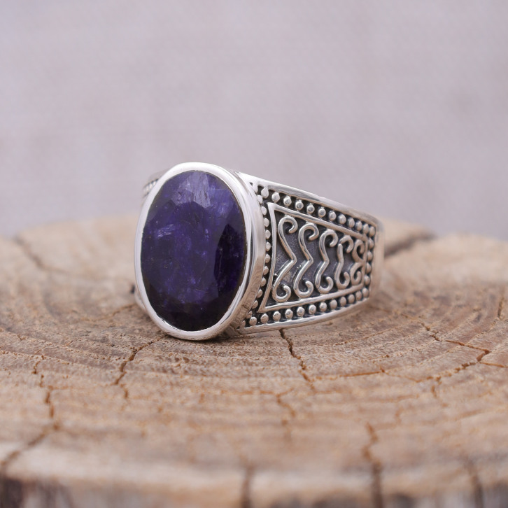 Bague en argent et pierre racine de saphir