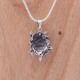 Pendentif en argent médusa